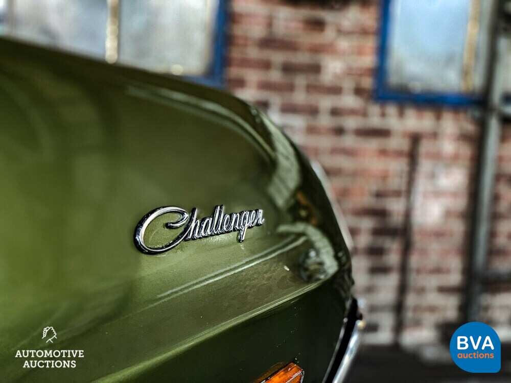 Dodge-Herausforderer 5.2L V8 Coupe Edelbrock 300PS 1974.