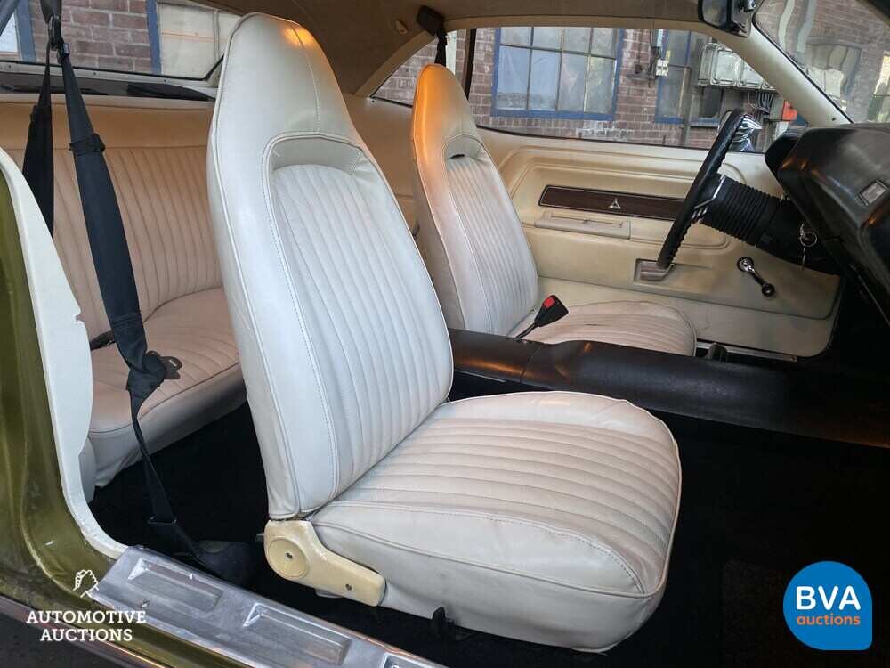 Dodge-Herausforderer 5.2L V8 Coupe Edelbrock 300PS 1974.