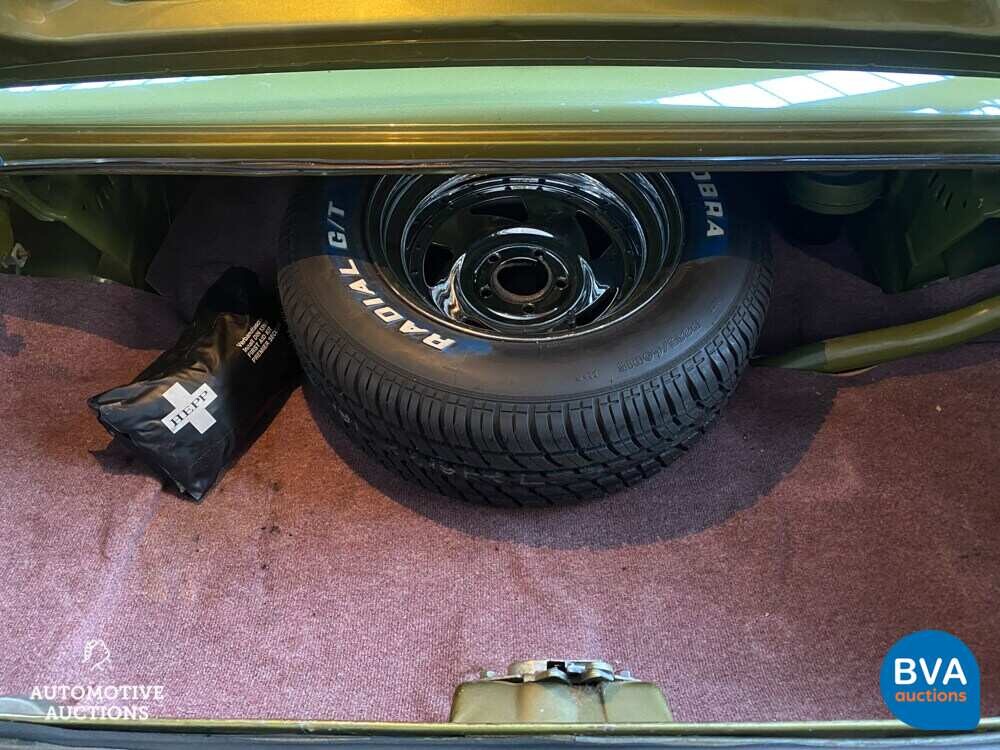 Dodge-Herausforderer 5.2L V8 Coupe Edelbrock 300PS 1974.