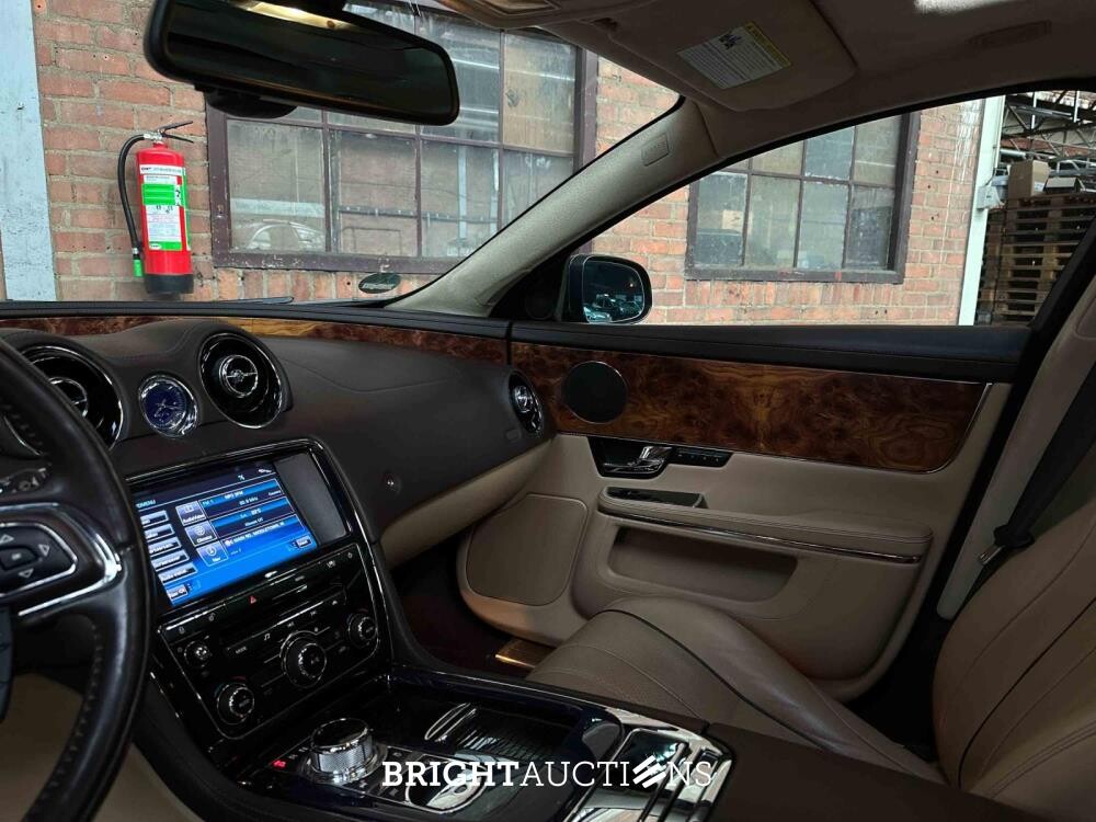 Jaguar XJ L 5.0 V8 LWB Portfolio 385pk 2011 MY