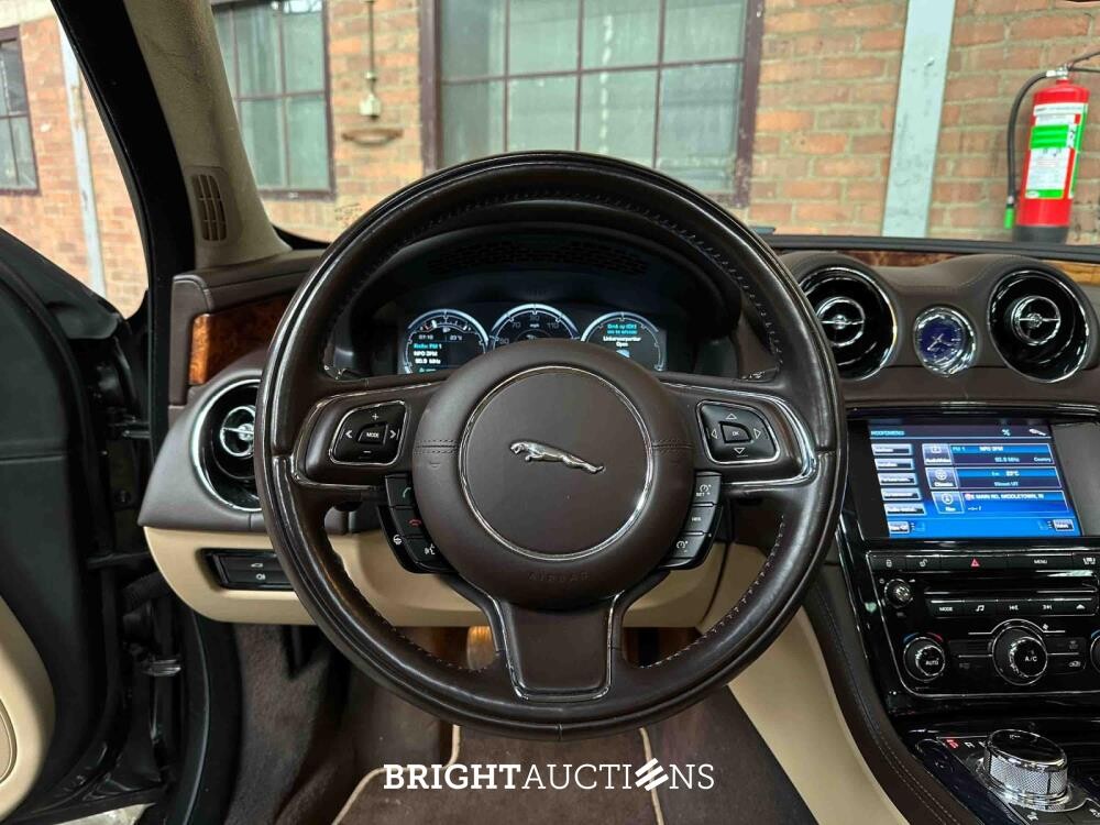 Jaguar XJ L 5.0 V8 LWB Portfolio 385pk 2011 MY