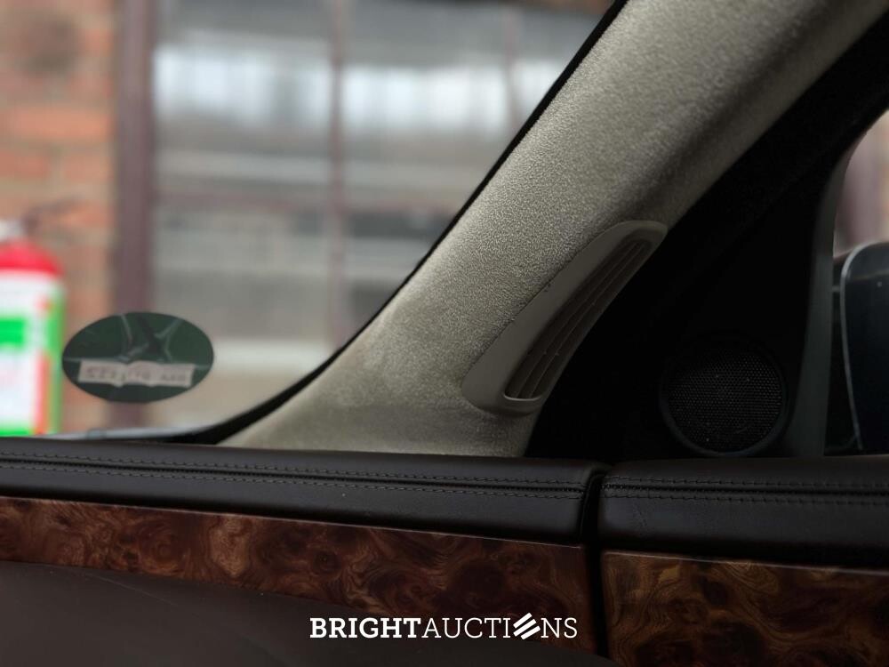 Jaguar XJ L 5.0 V8 LWB Portfolio 385pk 2011 MY