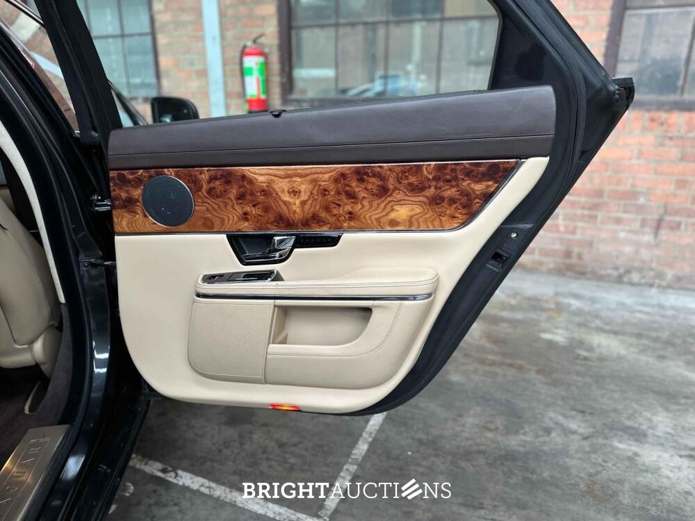 Jaguar XJ L 5.0 V8 LWB Portfolio 385pk 2011 MY