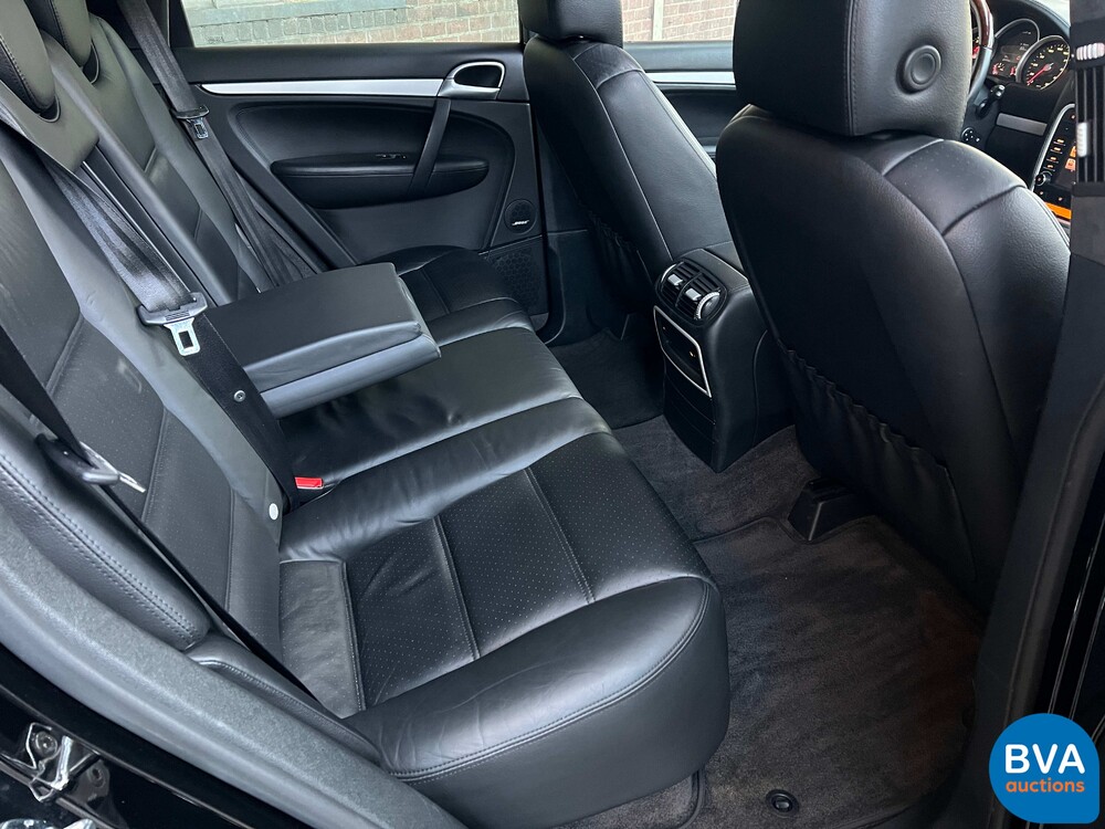 Porsche Cayenne Turbo 4.5 V8 450 PS, L-446-RR.