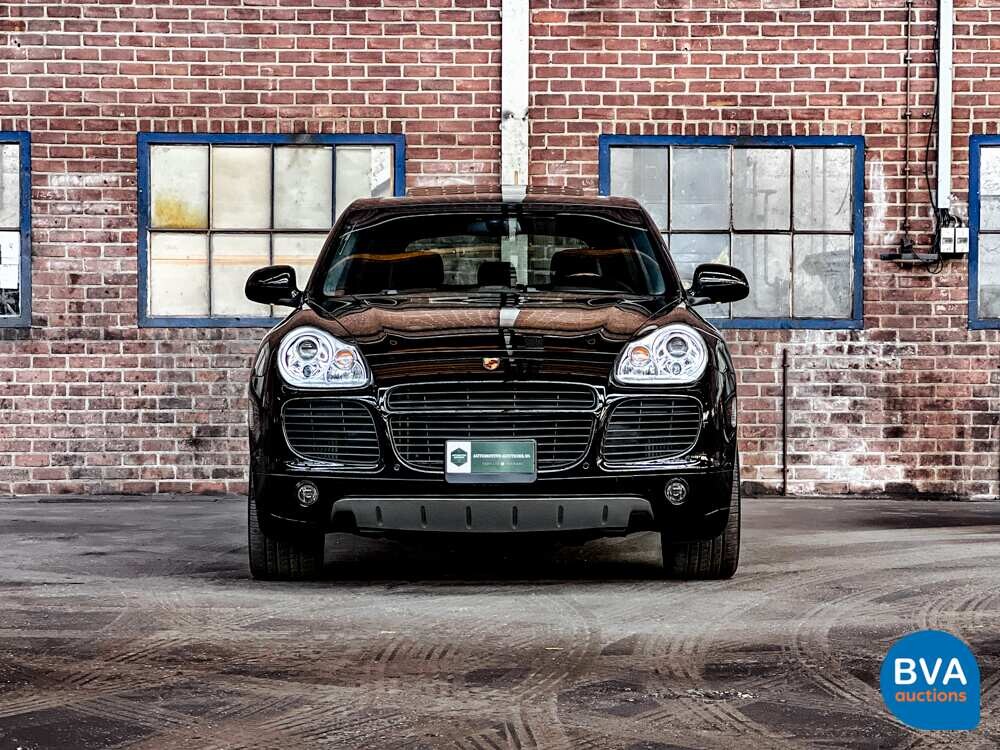 Porsche Cayenne Turbo 4.5 V8 450 PS, L-446-RR.