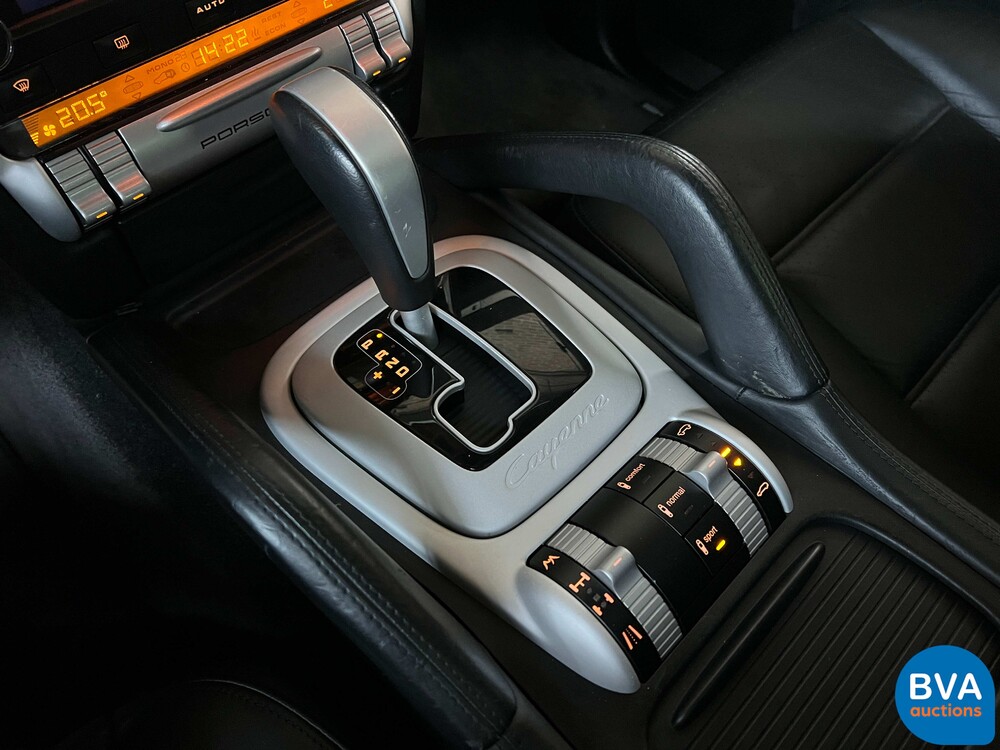 Porsche Cayenne Turbo 4.5 V8 450 PS, L-446-RR.