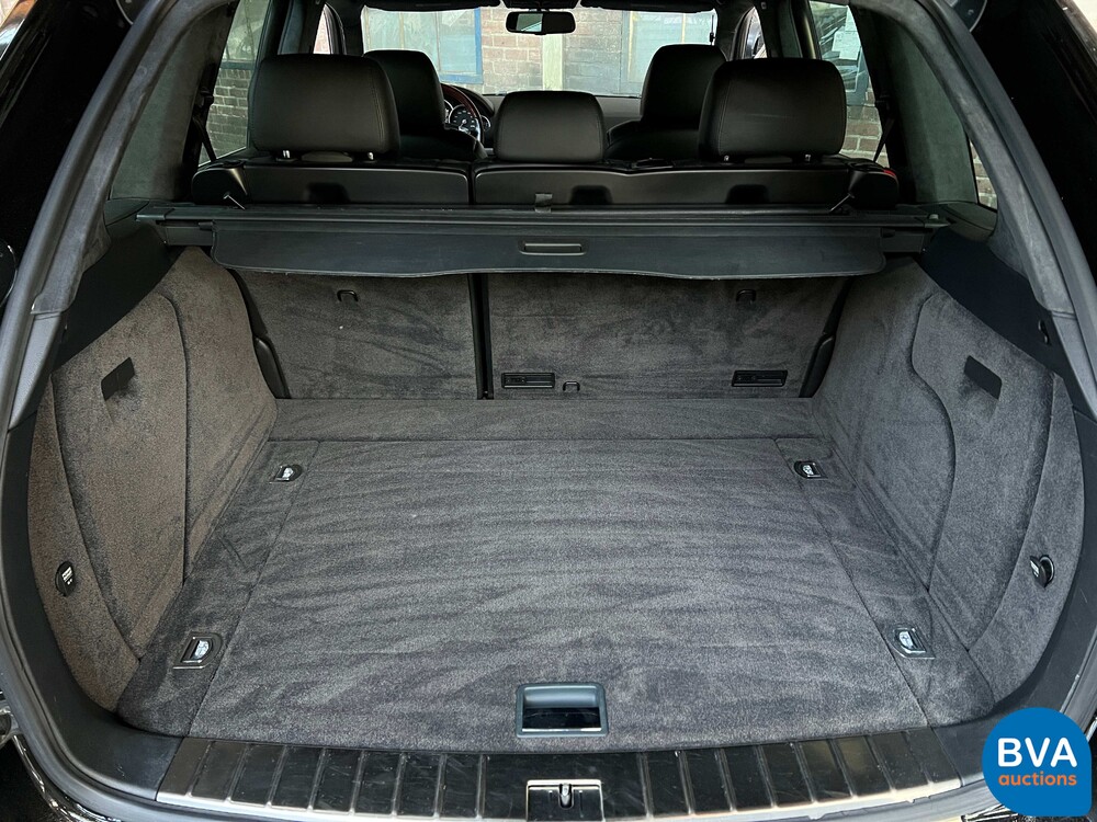 Porsche Cayenne Turbo 4.5 V8 450 PS, L-446-RR.