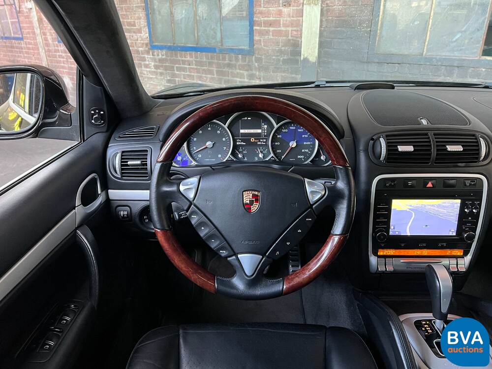 Porsche Cayenne Turbo 4.5 V8 450 PS, L-446-RR.