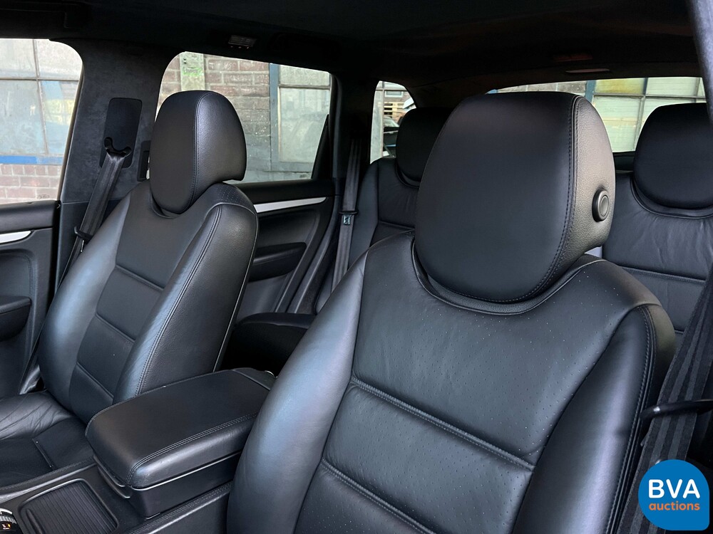 Porsche Cayenne Turbo 4.5 V8 450 PS, L-446-RR.