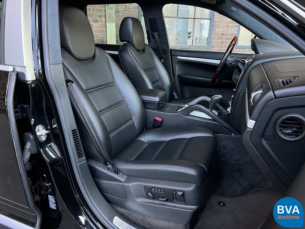 Porsche Cayenne Turbo 4.5 V8 450 PS, L-446-RR.