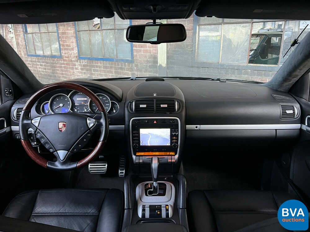 Porsche Cayenne Turbo 4.5 V8 450 PS, L-446-RR.