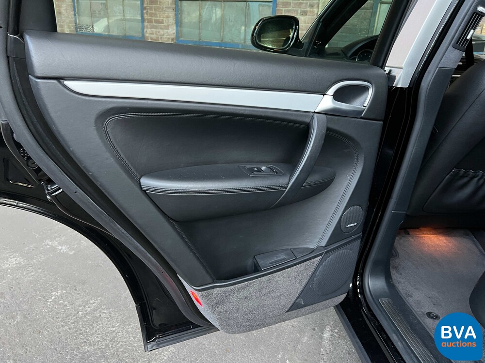 Porsche Cayenne Turbo 4.5 V8 450 PS, L-446-RR.