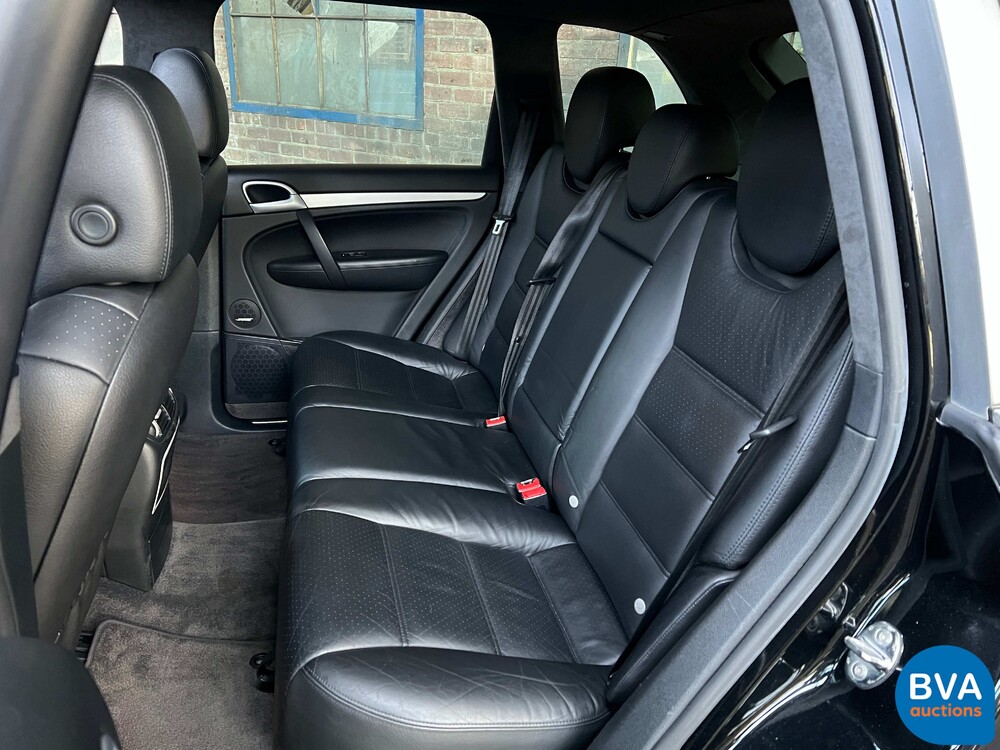 Porsche Cayenne Turbo 4.5 V8 450 PS, L-446-RR.