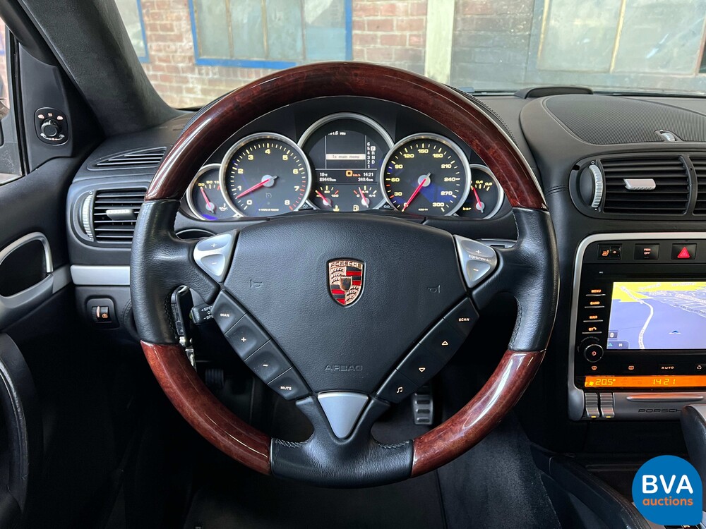 Porsche Cayenne Turbo 4.5 V8 450 PS, L-446-RR.