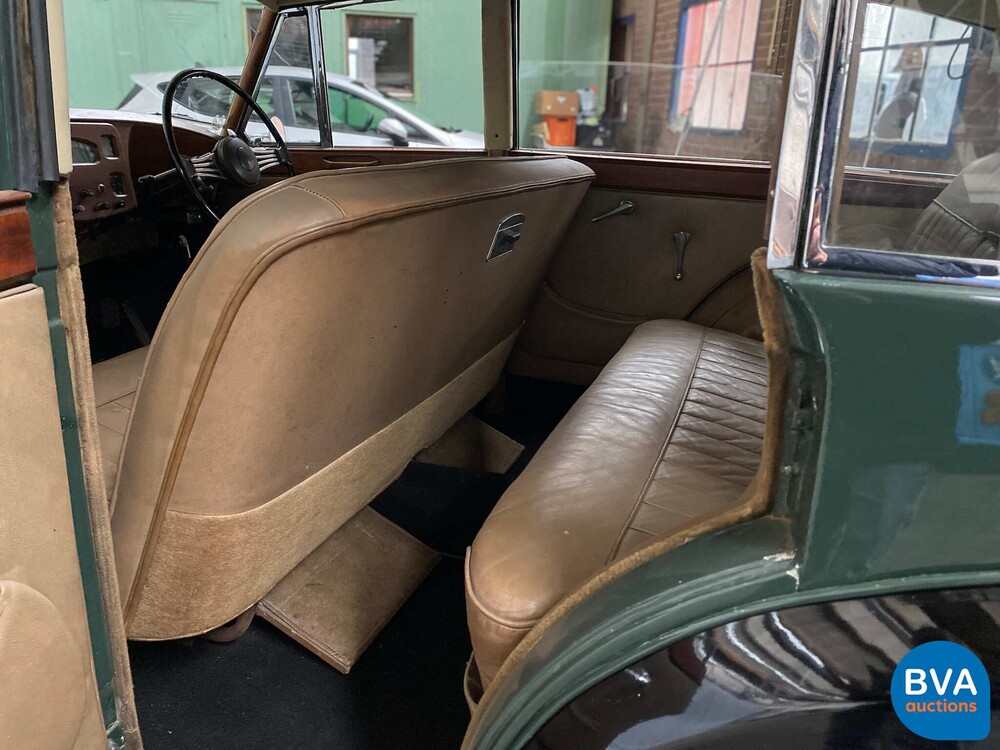 Triumph Saloon Rigid Body 2000 1936, DY-41-RT.