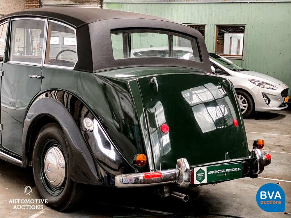 Triumph Saloon Rigid Body 2000 1936, DY-41-RT.