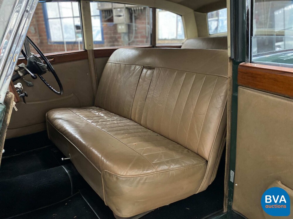 Triumph Saloon Rigid Body 2000 1936, DY-41-RT.