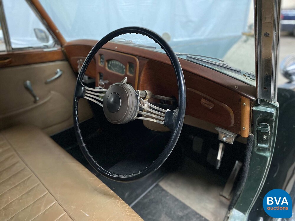 Triumph Saloon Rigid Body 2000 1936, DY-41-RT.