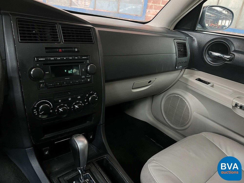 Dodge Charger 5.7 V8 Hemi 2006.