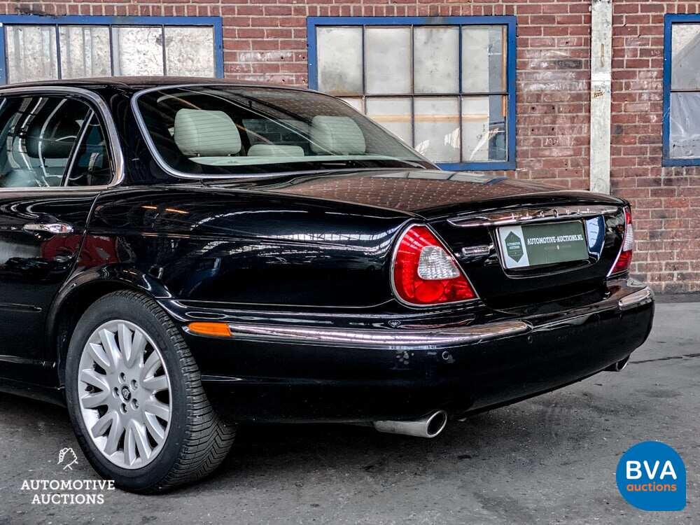 Jaguar XJ3.5 V8 Automatik 258 PS Org.NL 2004, 32-NV-FX.