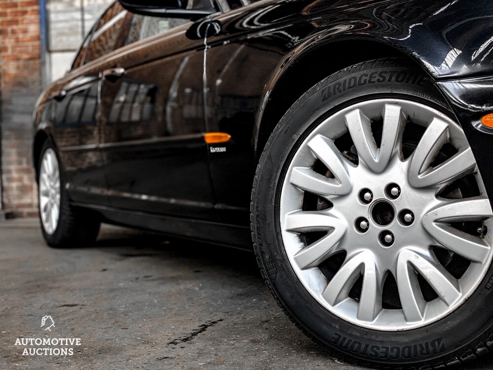 Jaguar XJ3.5 V8 Automatik 258 PS Org.NL 2004, 32-NV-FX.