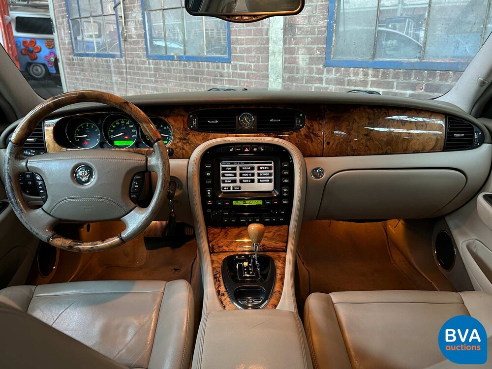 Jaguar XJ3.5 V8 Automatik 258 PS Org.NL 2004, 32-NV-FX.