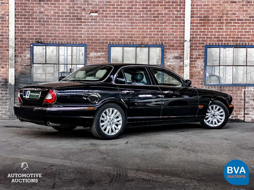 Jaguar XJ3.5 V8 Automatik 258 PS Org.NL 2004, 32-NV-FX.