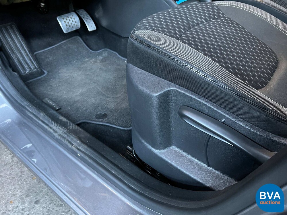 Renault Capture 1.2 Tce Bose 118 PS 2018, P-996-FP.