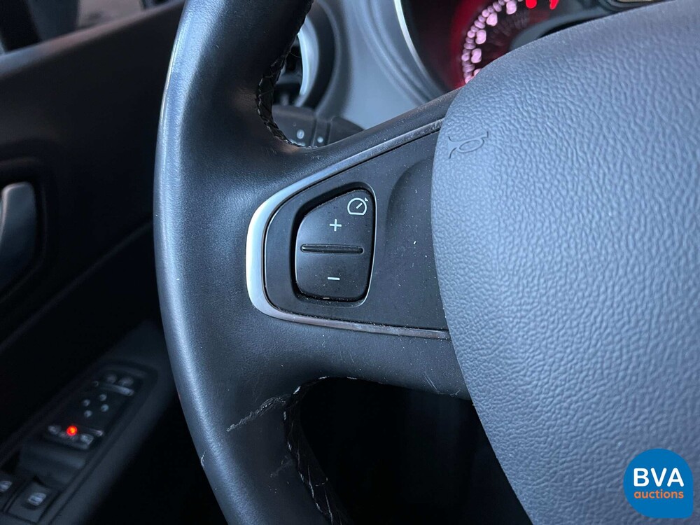 Renault Capture 1.2 Tce Bose 118 PS 2018, P-996-FP.