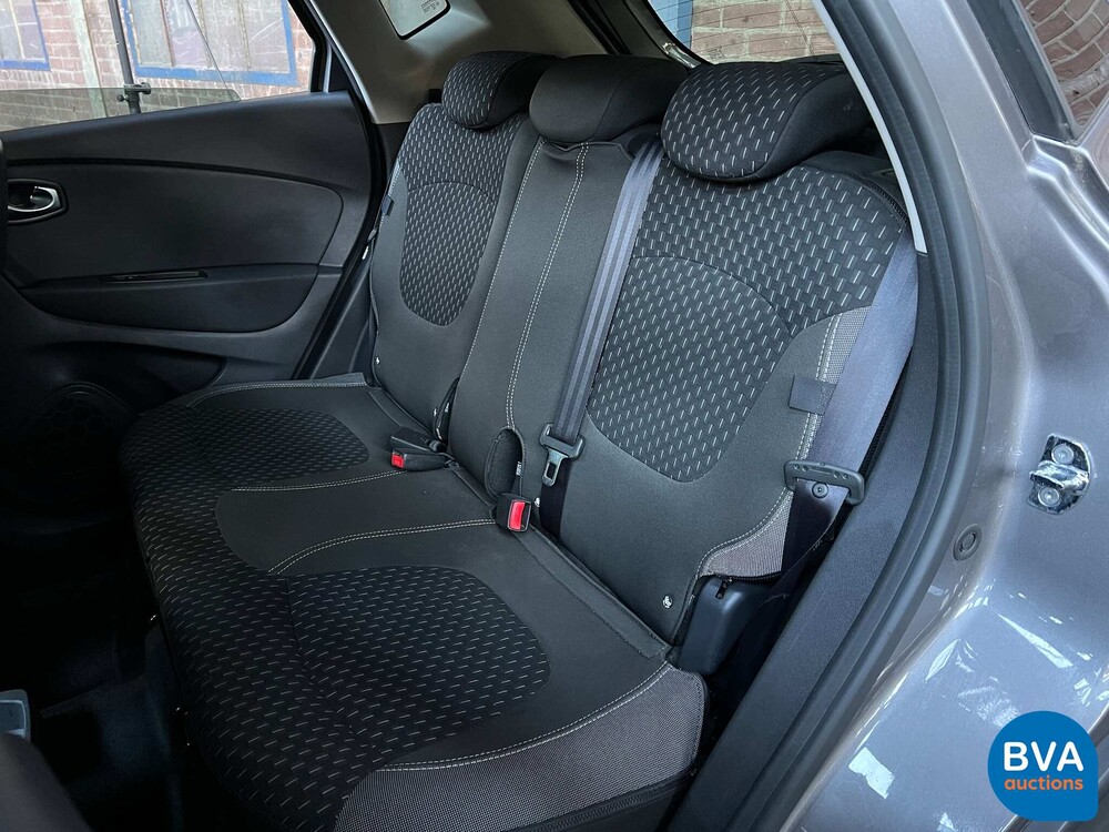 Renault Capture 1.2 Tce Bose 118 PS 2018, P-996-FP.