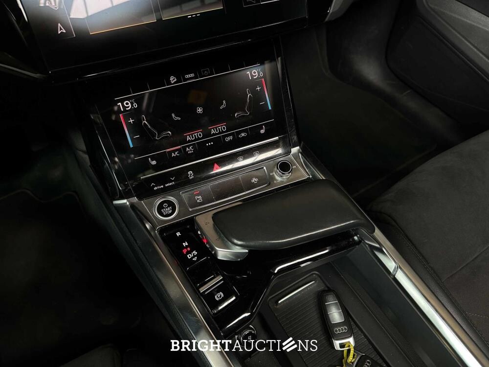 Audi e-tron 55 Quattro Business Edition Plus 95 kWh 408pk 2020 (Origineel-NL + 1e Eigenaar), K-881-DG