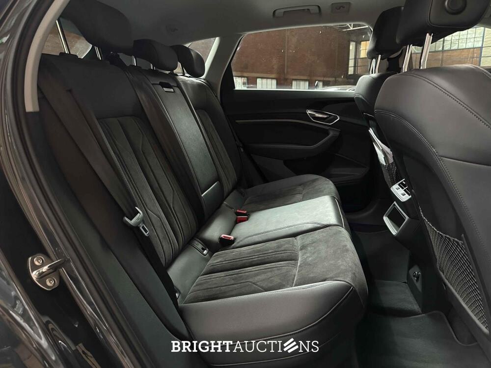 Audi e-tron 55 Quattro Business Edition Plus 95 kWh 408pk 2020 (Origineel-NL + 1e Eigenaar), K-881-DG