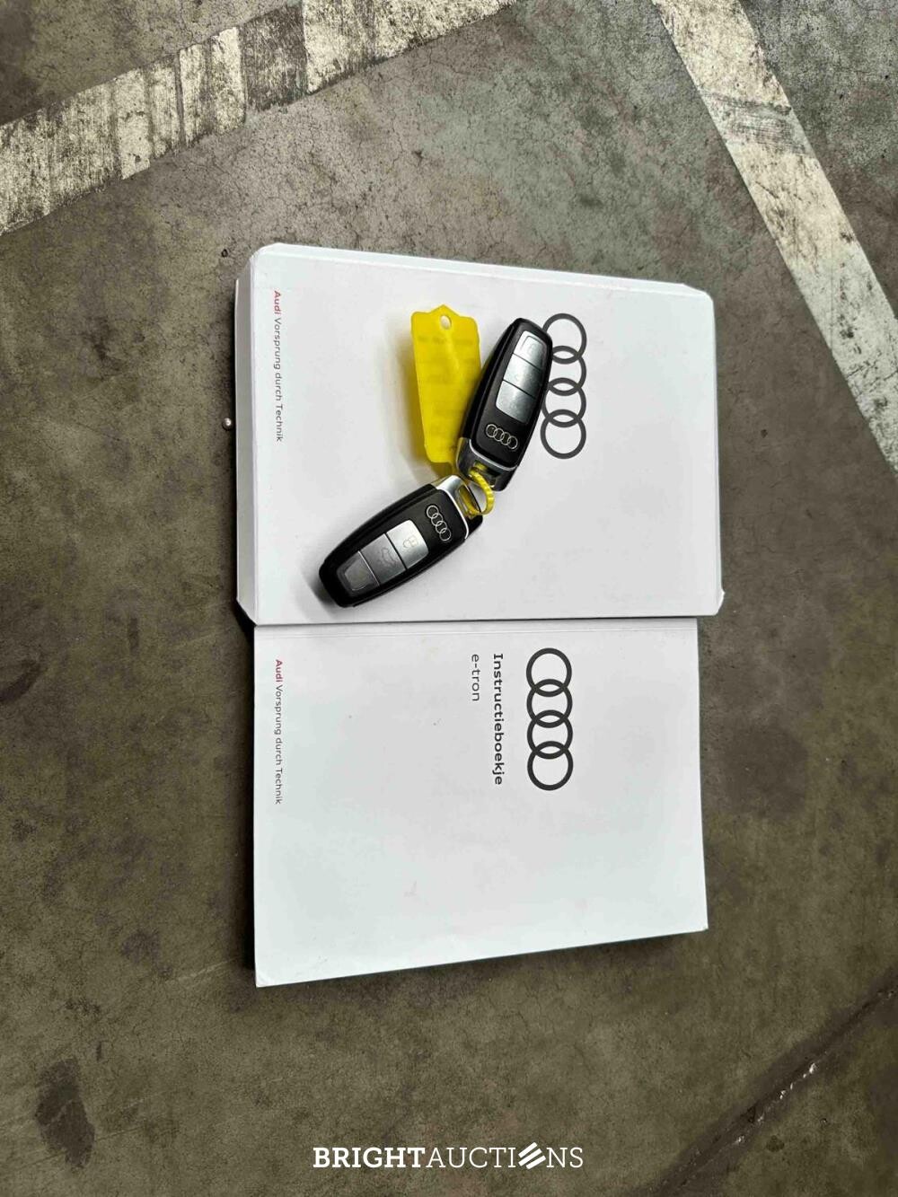 Audi e-tron 55 Quattro Business Edition Plus 95 kWh 408pk 2020 (Origineel-NL + 1e Eigenaar), K-881-DG