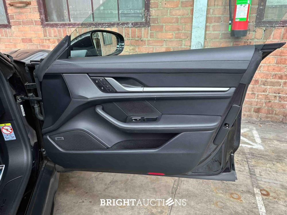 Porsche Taycan Cross Turismo 4 93 kWh Sport-Chrono 476pk 2021, P-434-JF