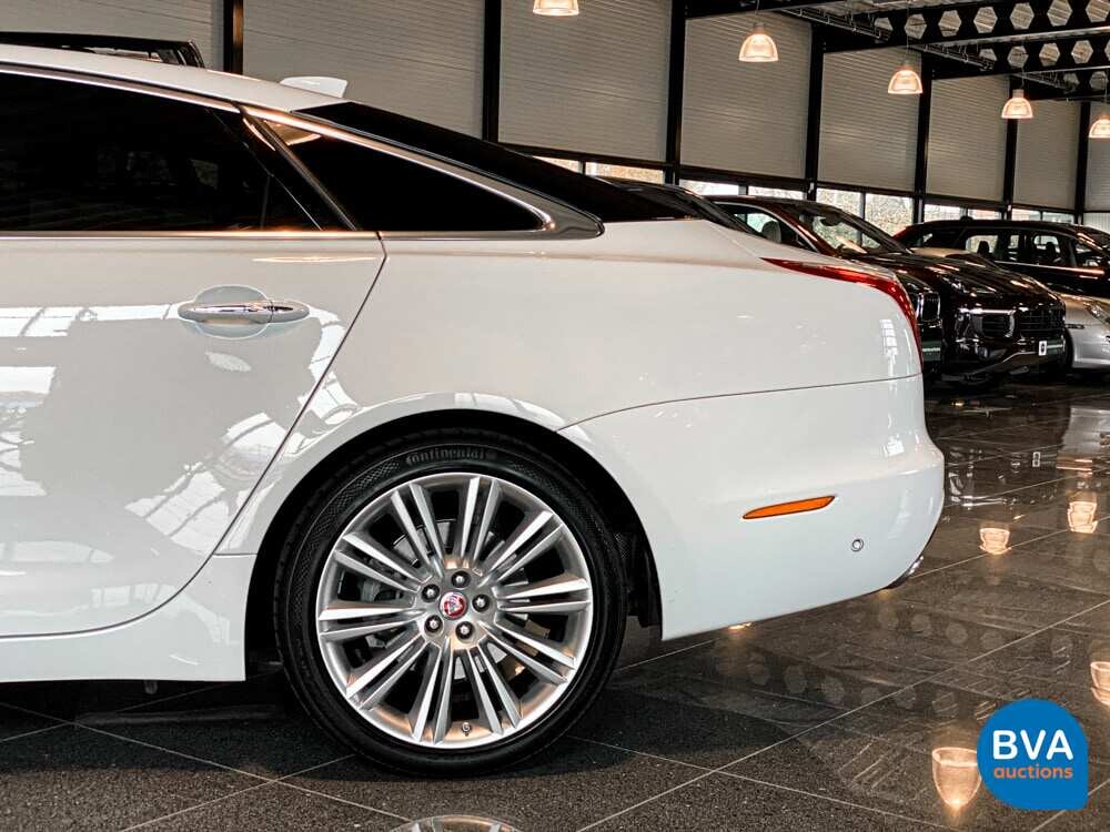 Jaguar XJ3.0 D Premium Luxury 300 PS 2018 Facelift, TD-898-B.