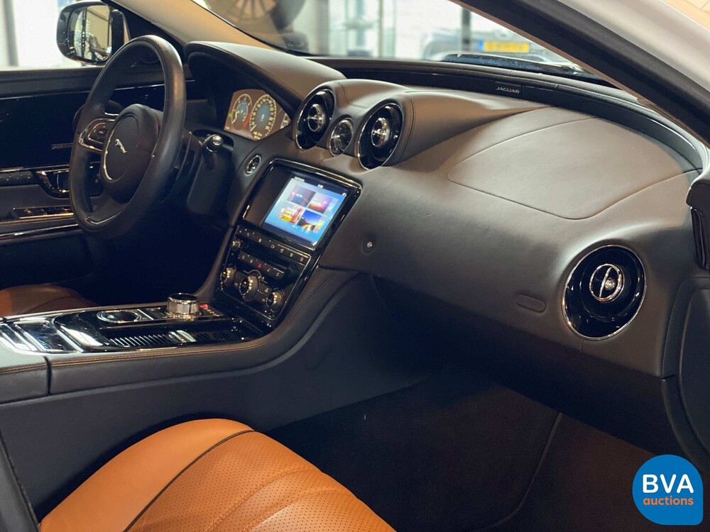 Jaguar XJ3.0 D Premium Luxury 300 PS 2018 Facelift, TD-898-B.