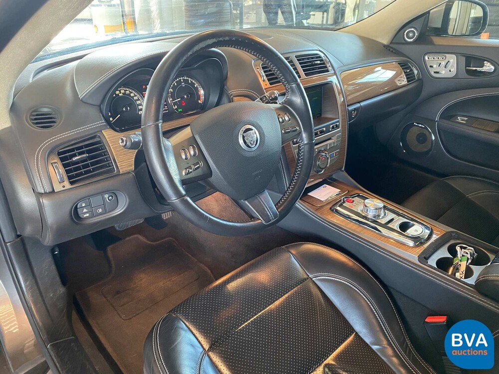 Jaguar XK5.0 V8 Coupé Portfolio 385PS 2009 -Org. NL-,99-HRN-3.