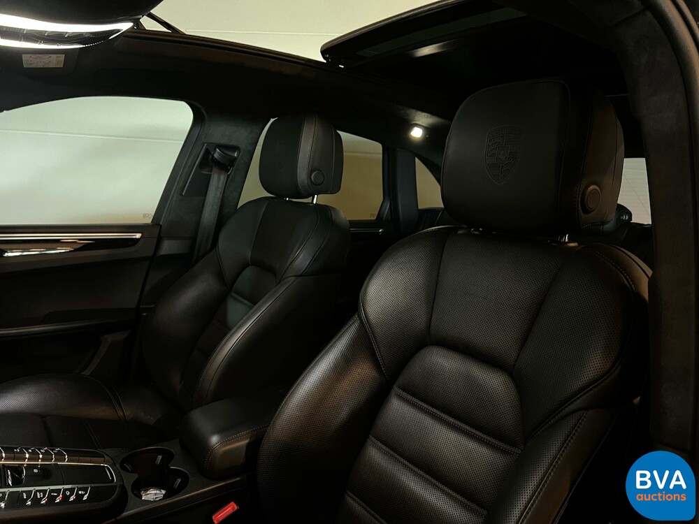 Porsche Macan Turbo 3.6 400pk FACELIFT 2016 AKRAPOVIC Sport-Chrono, NX-244-N