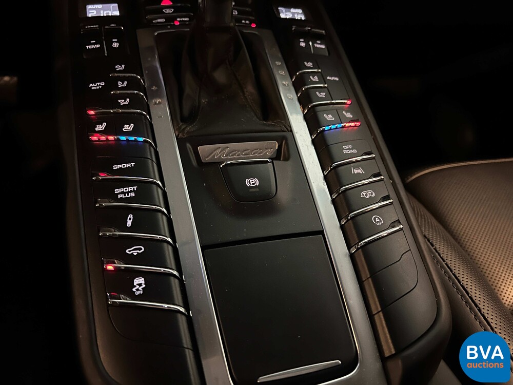 Porsche Macan Turbo 3.6 400pk FACELIFT 2016 AKRAPOVIC Sport-Chrono, NX-244-N