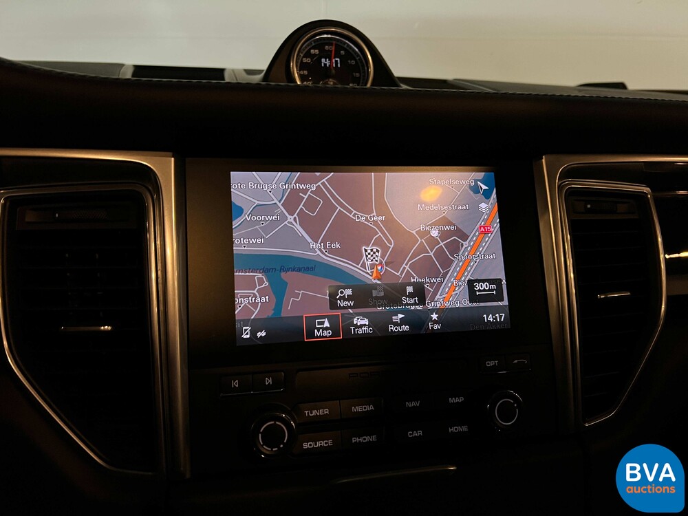 Porsche Macan Turbo 3.6 400pk FACELIFT 2016 AKRAPOVIC Sport-Chrono, NX-244-N