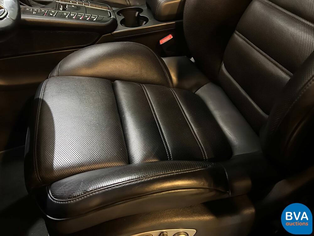 Porsche Macan Turbo 3.6 400pk FACELIFT 2016 AKRAPOVIC Sport-Chrono, NX-244-N