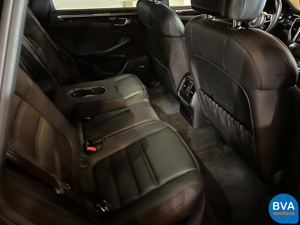 Porsche Macan Turbo 3.6 400pk FACELIFT 2016 AKRAPOVIC Sport-Chrono, NX-244-N