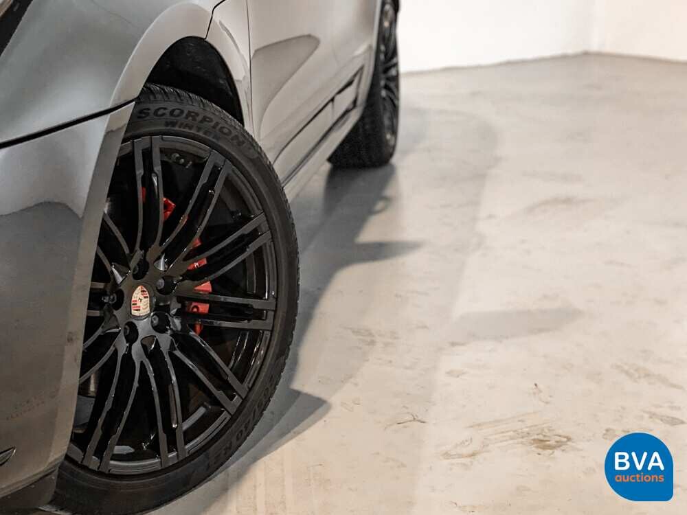 Porsche Macan Turbo 3.6 400pk FACELIFT 2016 AKRAPOVIC Sport-Chrono, NX-244-N