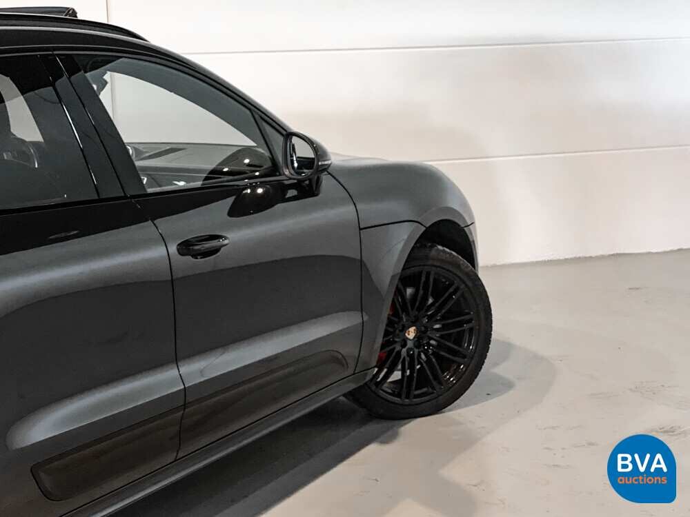 Porsche Macan Turbo 3.6 400pk FACELIFT 2016 AKRAPOVIC Sport-Chrono, NX-244-N