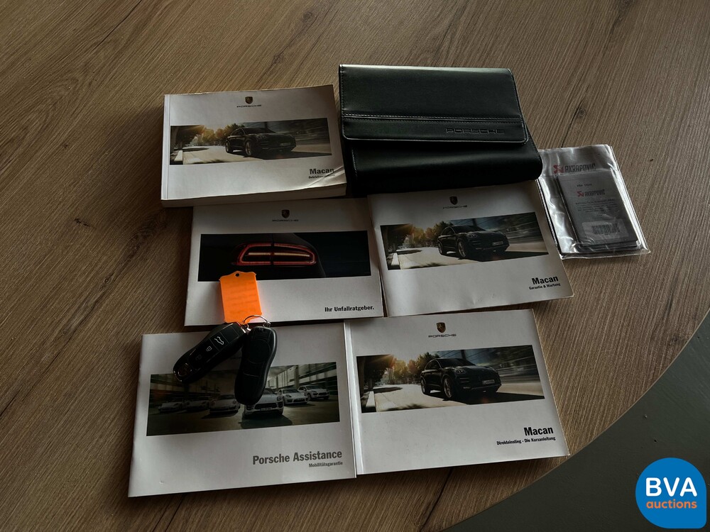 Porsche Macan Turbo 3.6 400pk FACELIFT 2016 AKRAPOVIC Sport-Chrono, NX-244-N