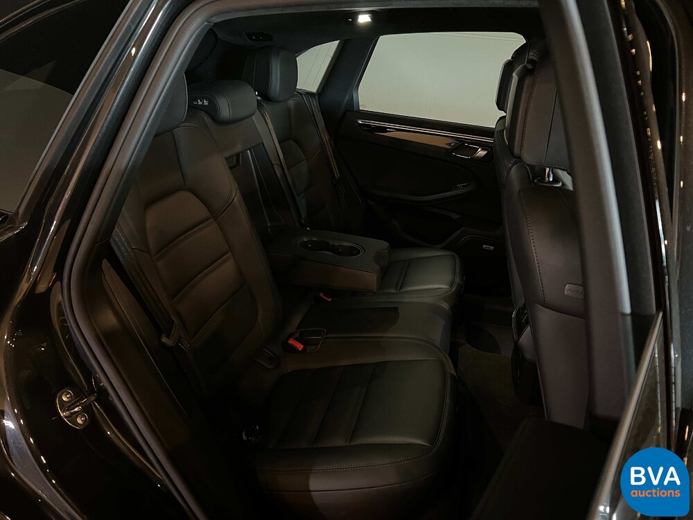 Porsche Macan Turbo 3.6 400pk FACELIFT 2016 AKRAPOVIC Sport-Chrono, NX-244-N