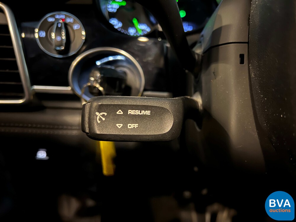 Porsche Panamera 3.0 S E-Hybrid 2014 333hp -Org. NL-, 7-TTJ-57.