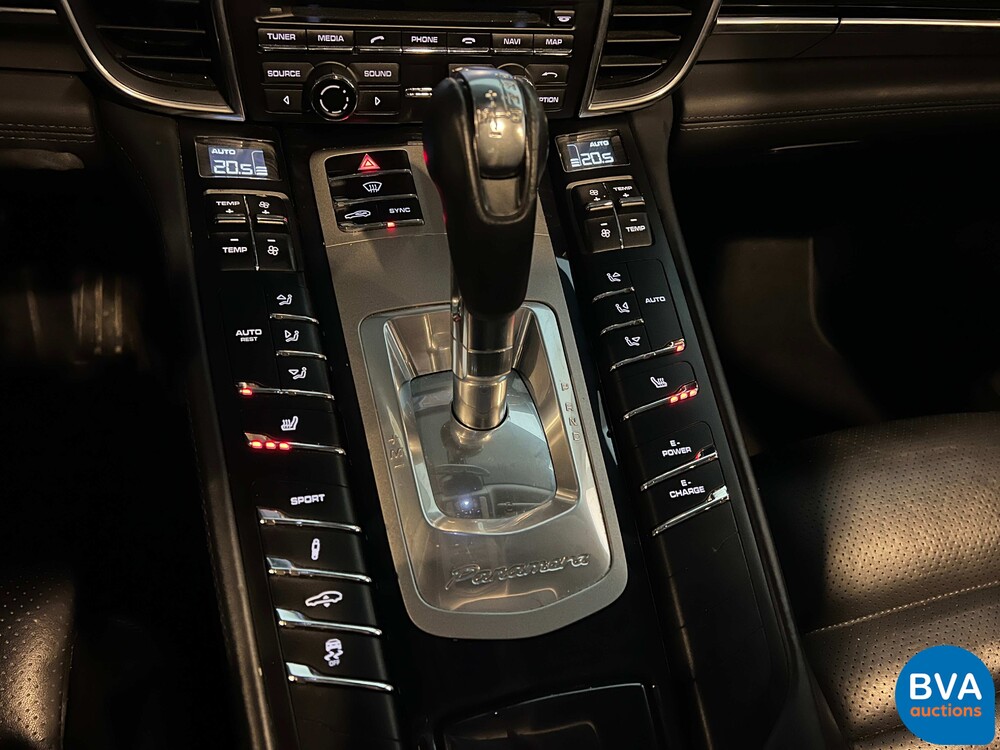 Porsche Panamera 3.0 S E-Hybrid 2014 333hp -Org. NL-, 7-TTJ-57.