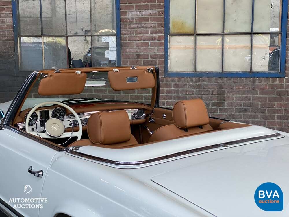 Mercedes-Benz 230 SL Pagode 170 PS 1965, PM-29-17.