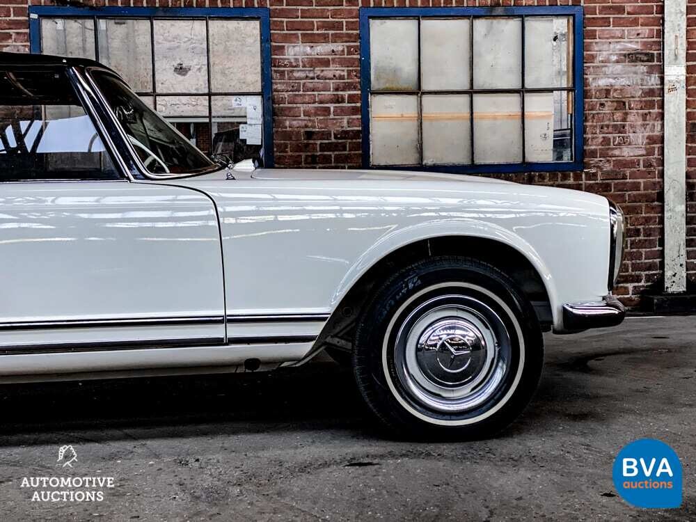 Mercedes-Benz 230 SL Pagode 170 PS 1965, PM-29-17.